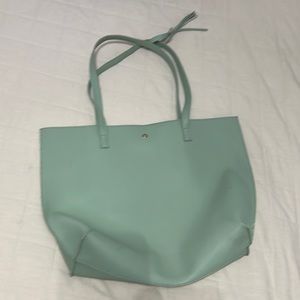 Stylish Green Tote Bag - Spacious and Trendy